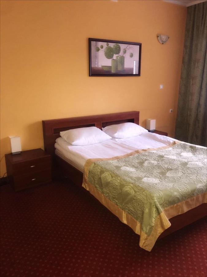 Hotel U Witaszka Czosnów Eksteriør bilde