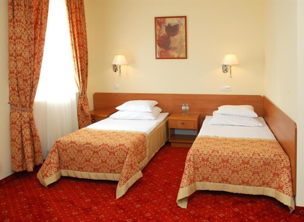 Hotel U Witaszka Czosnów Rom bilde